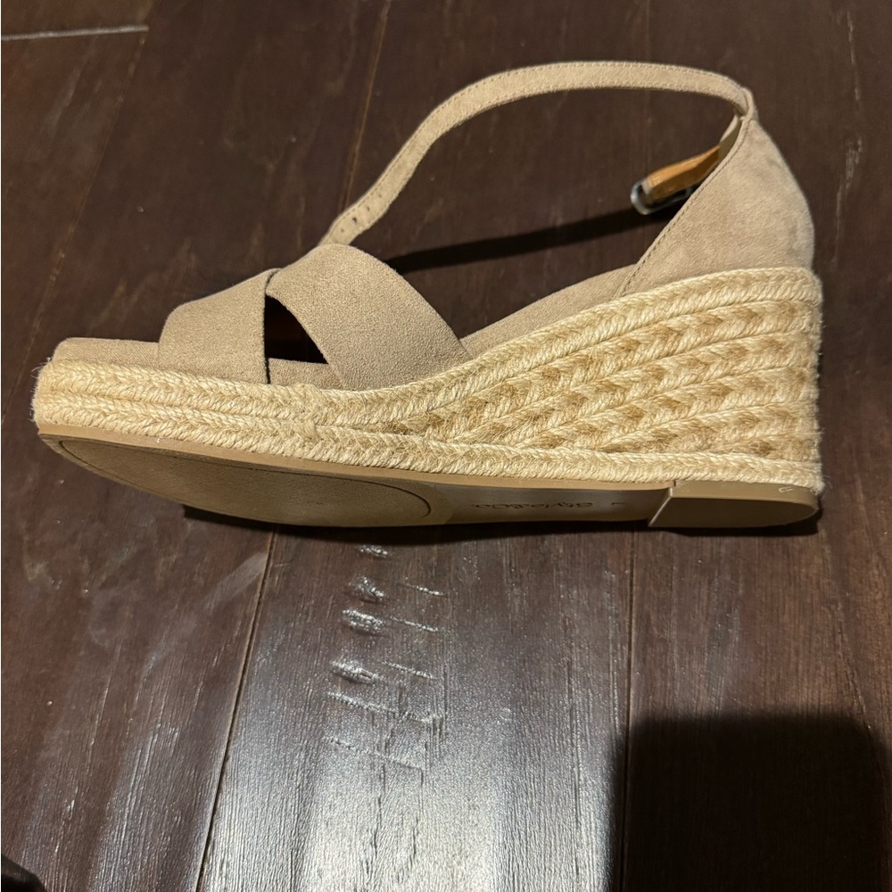 Thea Women's Tan Wedge Sandals size 7 NEW - Picture 5 of 9